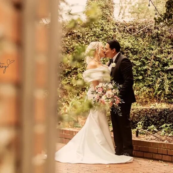 Meet your Posher, Jennifer - Picture 2 of 7